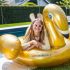 Swim Essentials Golden Swan – Flutuador Insuflável Dourado 150 cm